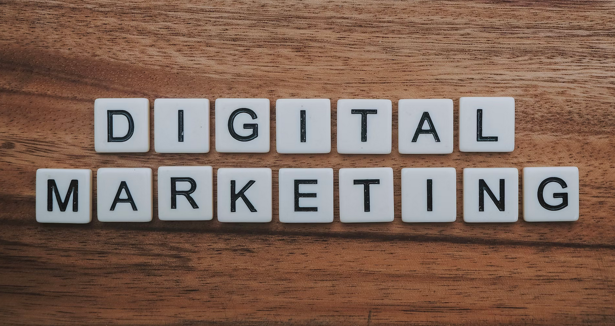 fichas que escriben marketing digital